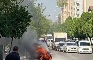 Yanan otomobili film gibi izledi