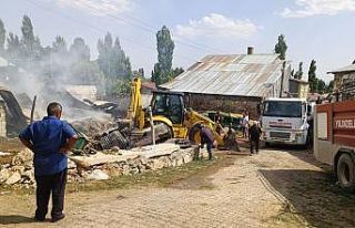 Yangını söndürmek isterken hayatını kaybetti