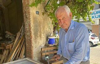 Yarım asırdır sürdürdüğü mesleğinden kopamıyor