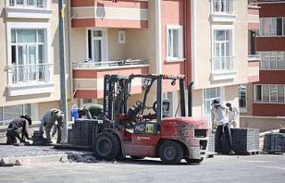 Yaya kaldırımları yenileniyor