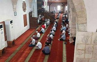 Yazar ve şair Mevlana İdris Zengin dualarla anıldı
