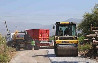 Yeni asfaltlama aracı ile Efeler’de ulaşım rahatlıyor