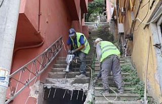 Yenidoğan Mahallesi’nde merdivenler yenileniyor