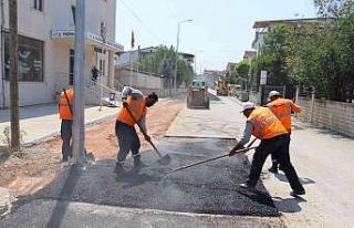 Yeşilova’nın 4 sokağına 116 ton asfalt