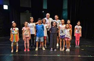 Yıldırım Erguvan Halk Oyunları kursuna yoğun...