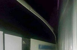 Yolcu otobüsü köpeğe çarpmamak için kaza yaptı:...