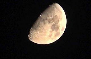 Yüksekova’da ’yarım Ay’ güzelliği