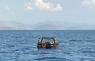 Yunanistan’ın geri ittiği 2 göçmen kurtarıldı