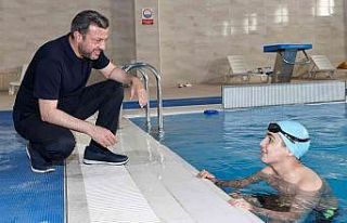 Yüreğir’de yüzme bilmeyen çocuk kalmayacak