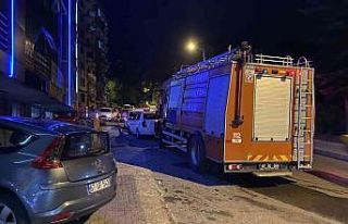 Zincir marketin değiştirilen kabloları yangın...