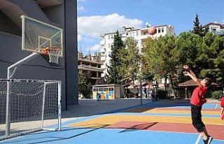 106 okula daha basketbol ve voleybol sahası kazandırıldı