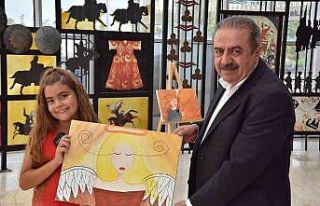 10 aylıkken resim yapmaya başladı, 8 yaşında...