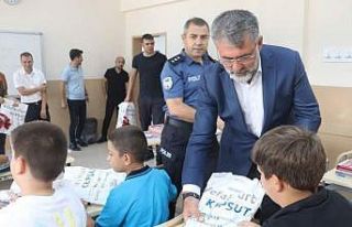 10 yıllık kırtasiye yardımı bu yılda sürdü