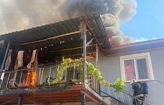 2 katlı ev alevlere teslim oldu