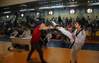 310 tekvando sporcusu kuşak atladı