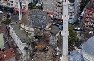 43 yıllık cami yıkıldıktan sonraki ilginç görüntüsüyle...