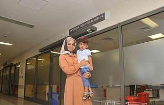 600 gram doğan Hasan, hastane personelini hiç unutmuyor