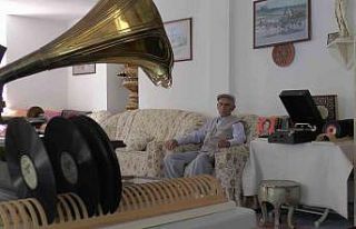 60 yıldır biriktirdiği antika eşyaları devlete...