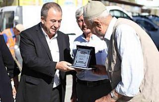 96 yaşındaki zeytinciye onur plaketi