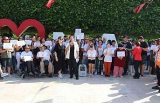 Adana’da otizm derneği üyeleri ‘Mehmet’ için...