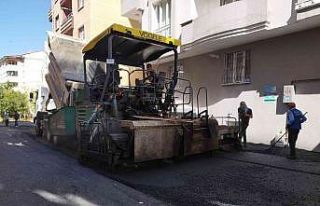 Ağrı Belediyesi, asfaltlama çalışmalarına devam...