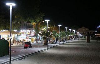 Akçay Kordon ışıl ışıl oldu