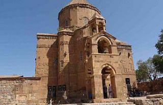 Akdamar’da Ermeni ayinine doğru