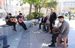Aksaray sokaklarında “Neredesin sen” türküsüyle...