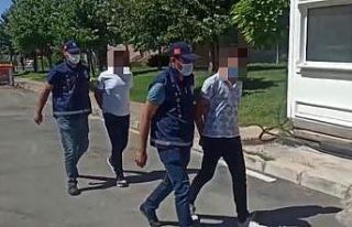 Akü hırsızları yakalandı