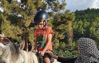 Alanya Belediyesi’nden, görme engellilere binicilik...