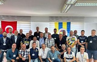 Aliağa Fenerbahçeliler Derneği Başkanı Hamit...