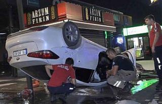 Alkollü sürücü kontrolünü kaybedince yürüyüş...