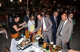 Altınovalı heyet KKTC’de Tatlısu Harnup Festivali’ne...