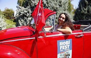 Antalya caddeleri ‘HobiFest 2022’ korteji ile...