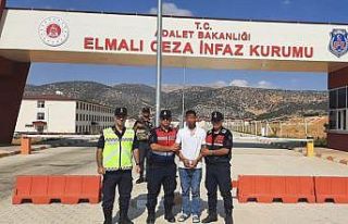 Antalya’da 6 yıl hapis cezası bulunan şüpheli...