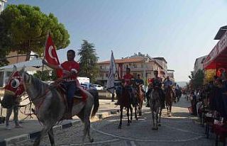 Atlı milis kuvvetleri 100 yıl önceyi yaşattı