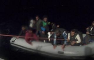 Ayvalık açıklarında 17 düzensiz göçmen kurtarıldı