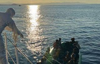 Ayvalık açıklarında 42 düzensiz göçmen yakalandı