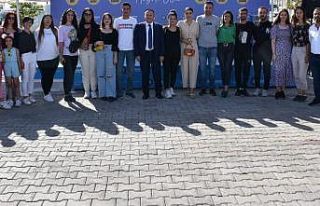 Bağlar Belediyesi’nin kursuna katılan 38 öğrencinin...