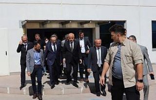 Bakan Kirişci helikopter kazasında yaralanan personeli...