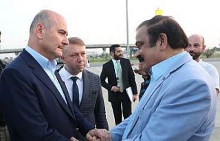 Bakan Soylu ve Bakan Kurum Pakistan’a geldi