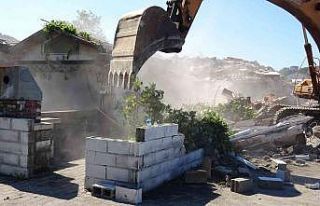 Balıkçı barınaklarının yıkımında gerginlik