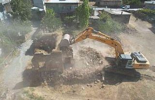 Başakpınar’a 4 koldan çıkarma