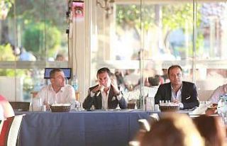 Başkan Aras muhtarlarla buluştu