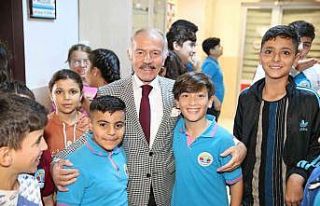 Başkan Aydıner, öğrencilerin ilk ders heyecanına...