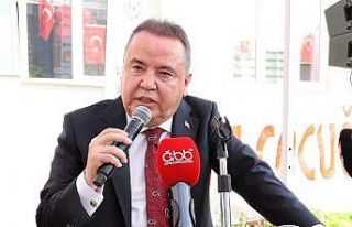 Başkan Böcek yeni eğitim öğretim yılını öğrencilerle...