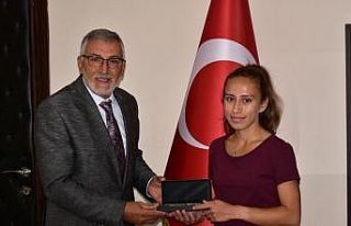 Başkan Bozkurt, Avrupa ikinciliğini kutladı