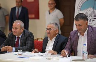 Başkan Büyükkılıç, 1 günde 2 ilçede muhtarlarla...