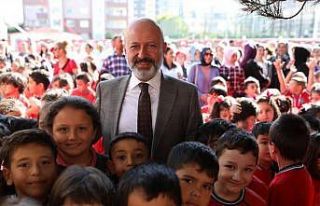 Başkan Çolakbayrakdar; “Eğitim için tüm imkanlarımızı...