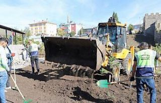Başkan Demir ve meclis üyeleri kolları sıvadı,...
